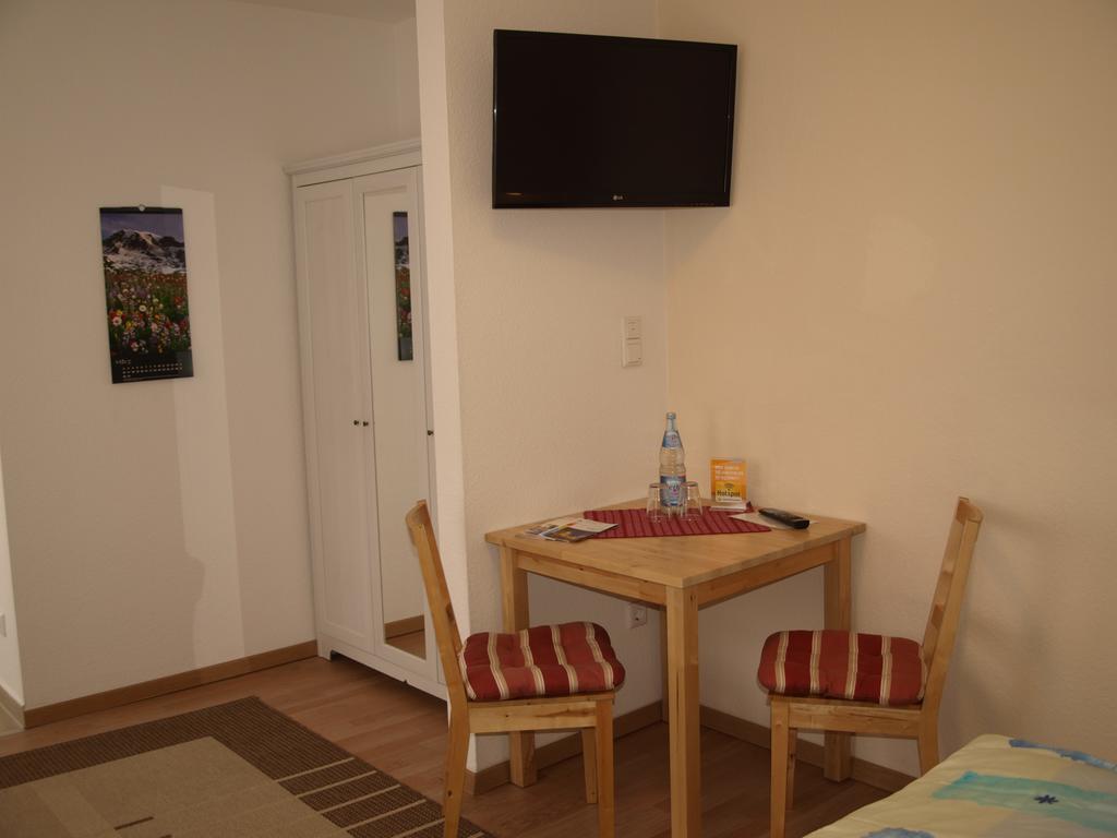 Gaestehaus In Der Gotthardtstrasse Erfurt Phòng bức ảnh